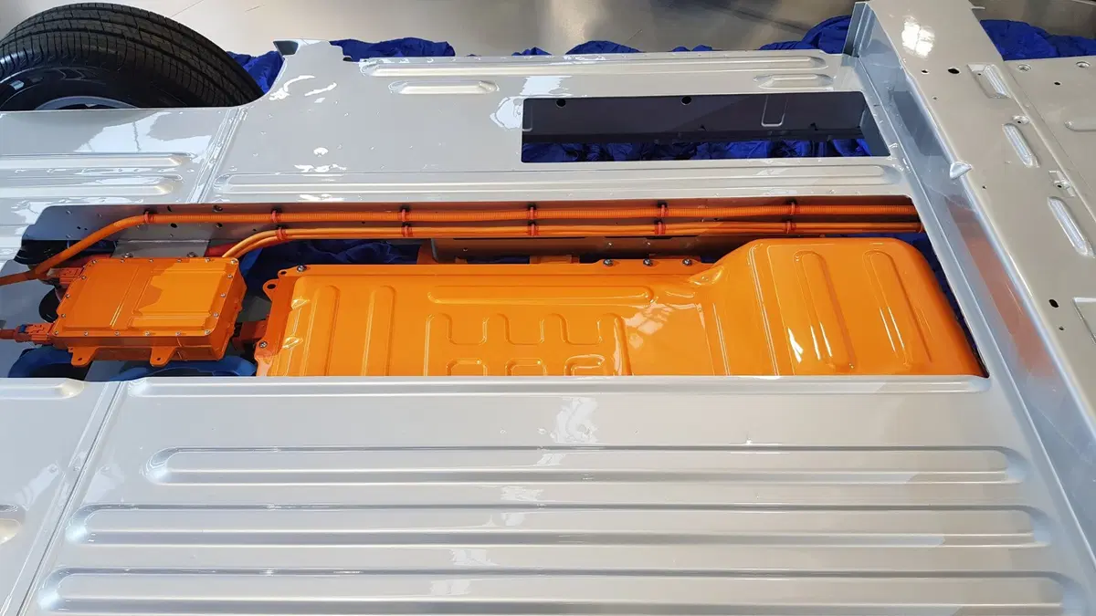 Veicoli Commerciali Ford, In arrivo: nuovi Transit elettrificati ibridi (mHEV+PHEV) (13)