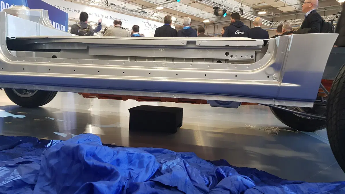 Veicoli Commerciali Ford, In arrivo: nuovi Transit elettrificati ibridi (mHEV+PHEV) (16)