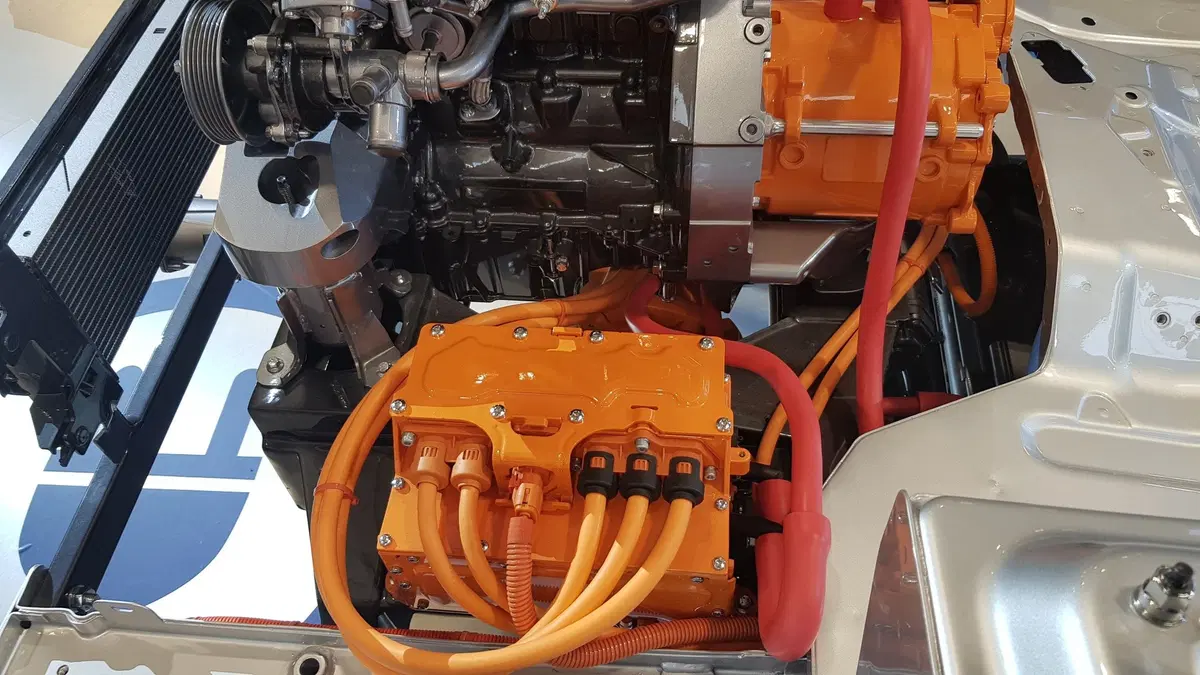 Veicoli Commerciali Ford, In arrivo: nuovi Transit elettrificati ibridi (mHEV+PHEV) (7)