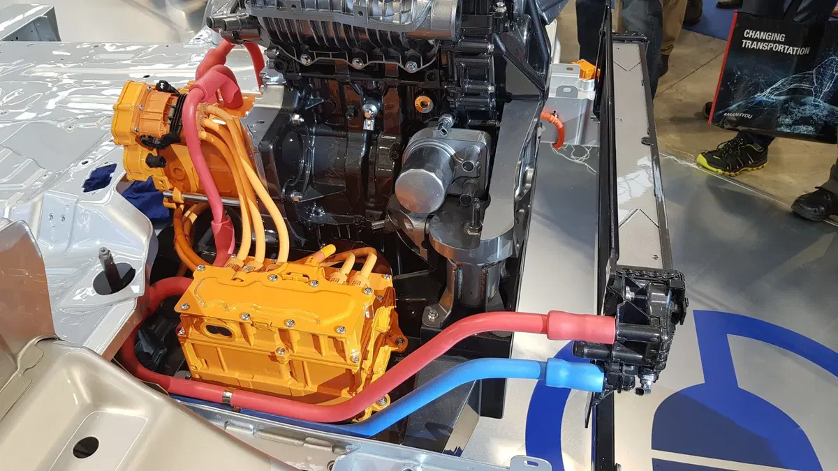 Veicoli Commerciali Ford, In arrivo: nuovi Transit elettrificati ibridi (mHEV+PHEV) (8)