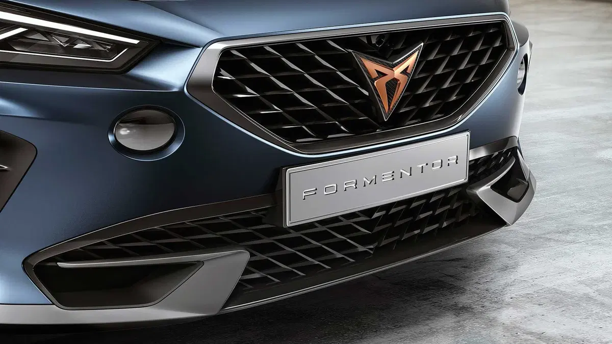 Cupra Formentor, concept ibrido a metà tra crossover e sportiva  (7)