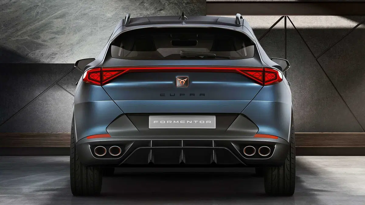 Cupra Formentor, concept ibrido a metà tra crossover e sportiva  (10)