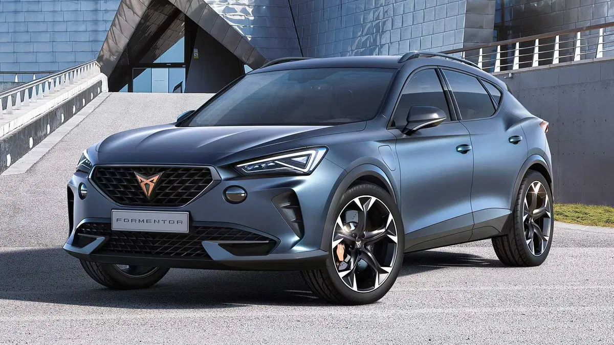 Cupra Formentor, concept ibrido a metà tra crossover e sportiva  (16)