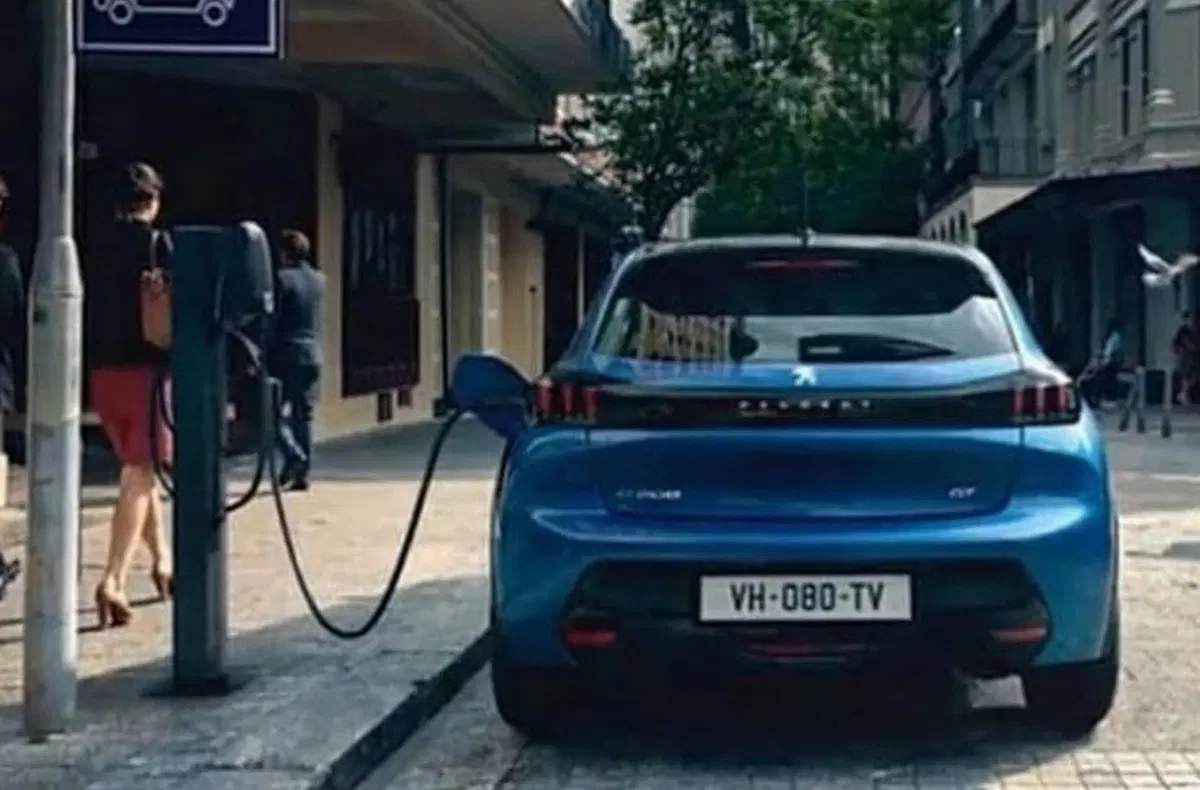 Peugeot 208 2019, è lei?  (4)