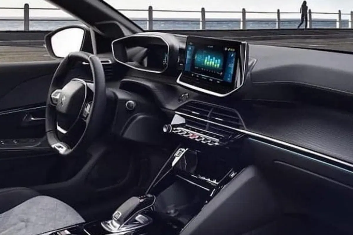 Peugeot 208 2019, è lei?  (3)