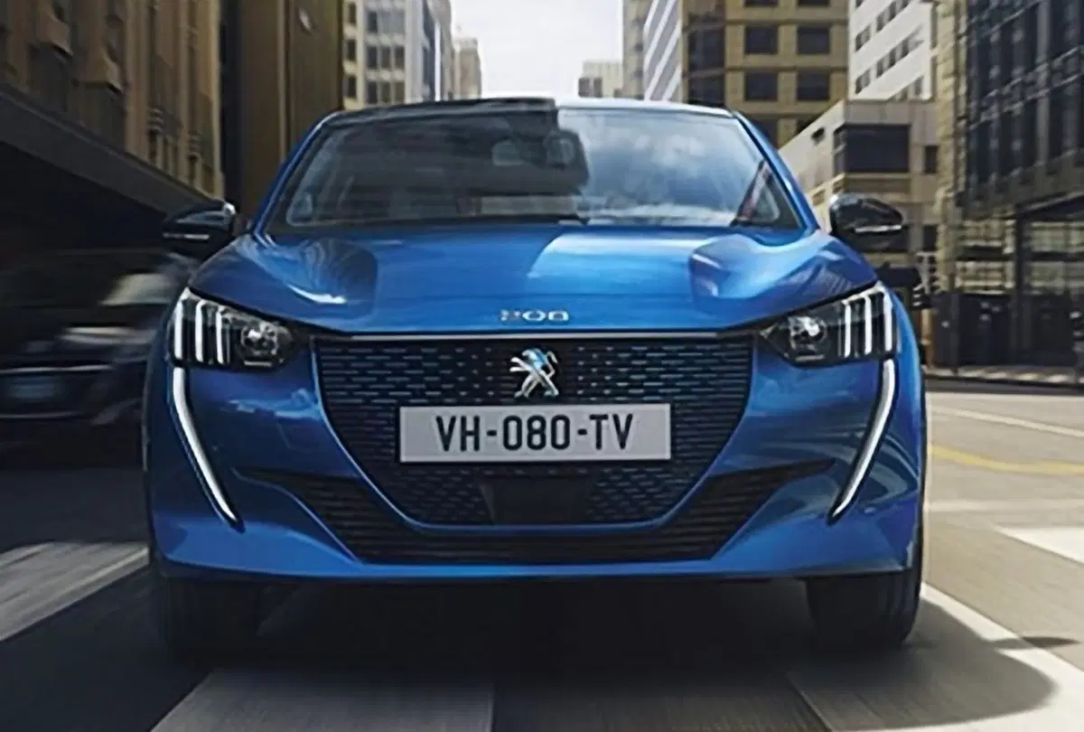 Peugeot 208 2019, è lei?  (5)