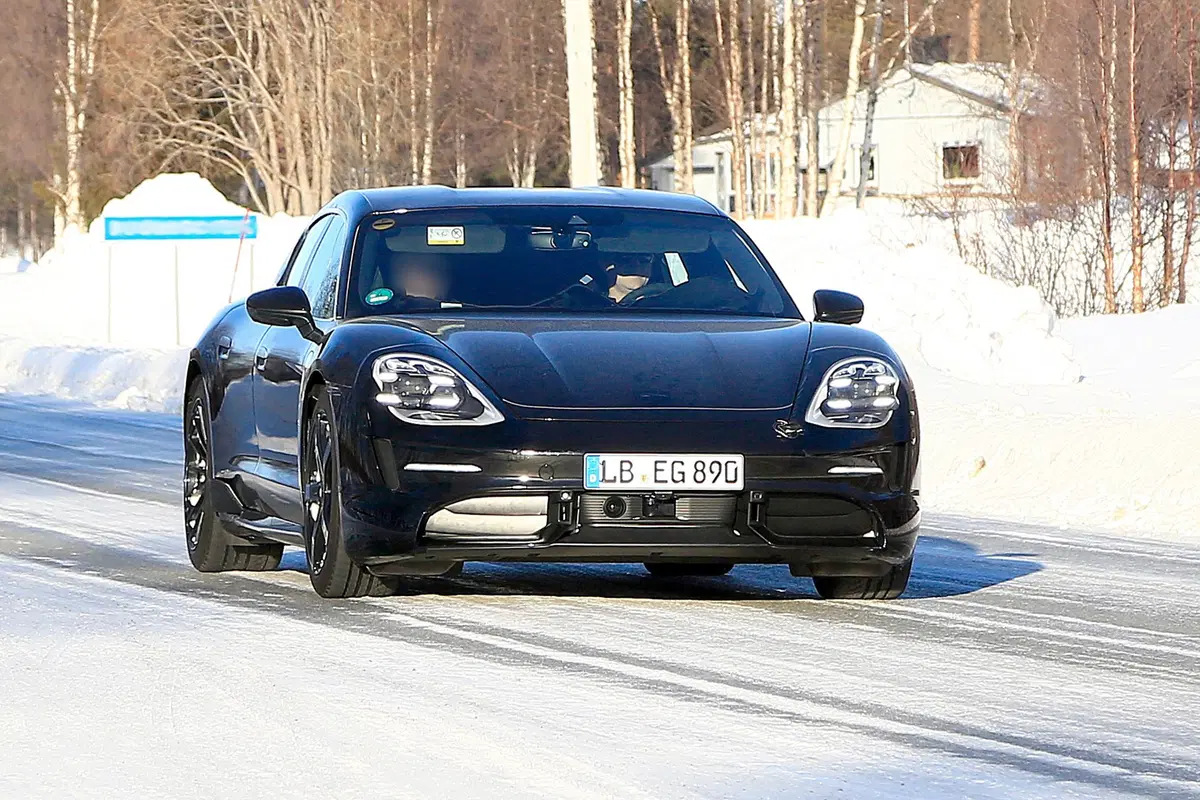 Porsche Taycan Sprot Turismo, secondo modello elettrico