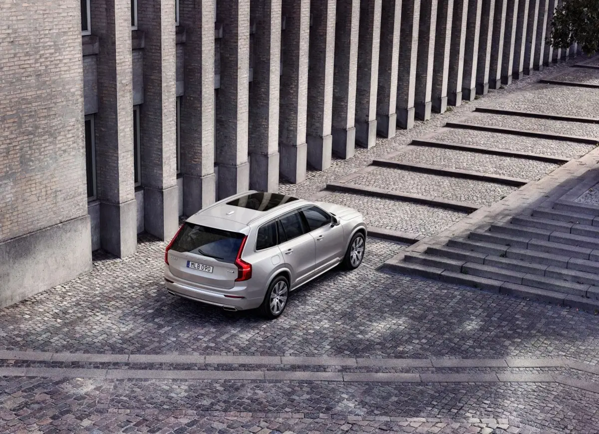 Volvo XC90, tempo di restyling (leggero) (9)