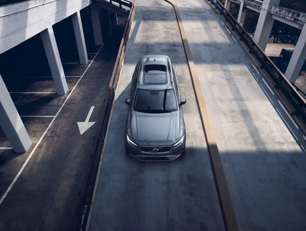 Volvo XC90, tempo di restyling (leggero) (10)