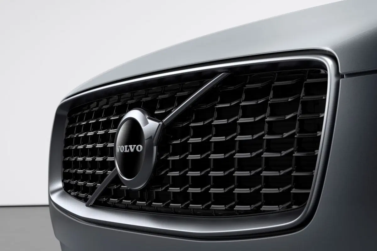 Volvo XC90, tempo di restyling (leggero) (14)