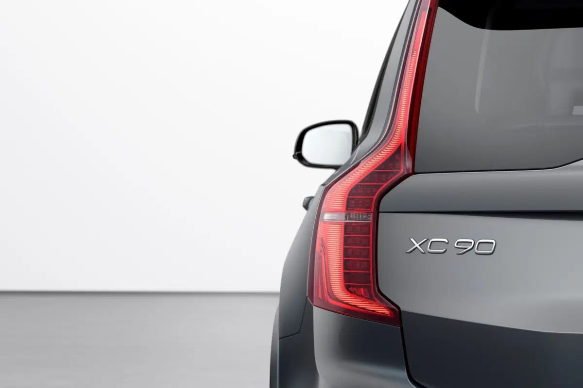 Volvo XC90, tempo di restyling (leggero) (21)