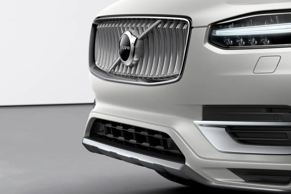 Volvo XC90, tempo di restyling (leggero) (29)
