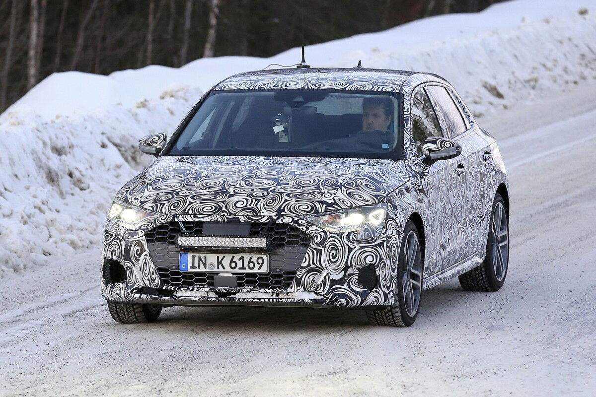 Audi A3 Sportback restyling, nuove foto spia dei test in Nord Europa 