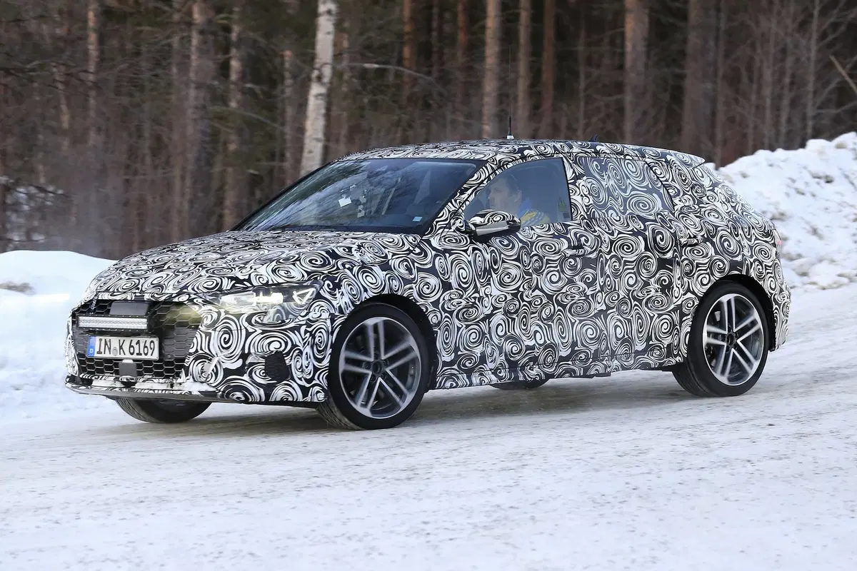 Audi A3 e S3: novità in arrivo [Foto spia] (9)