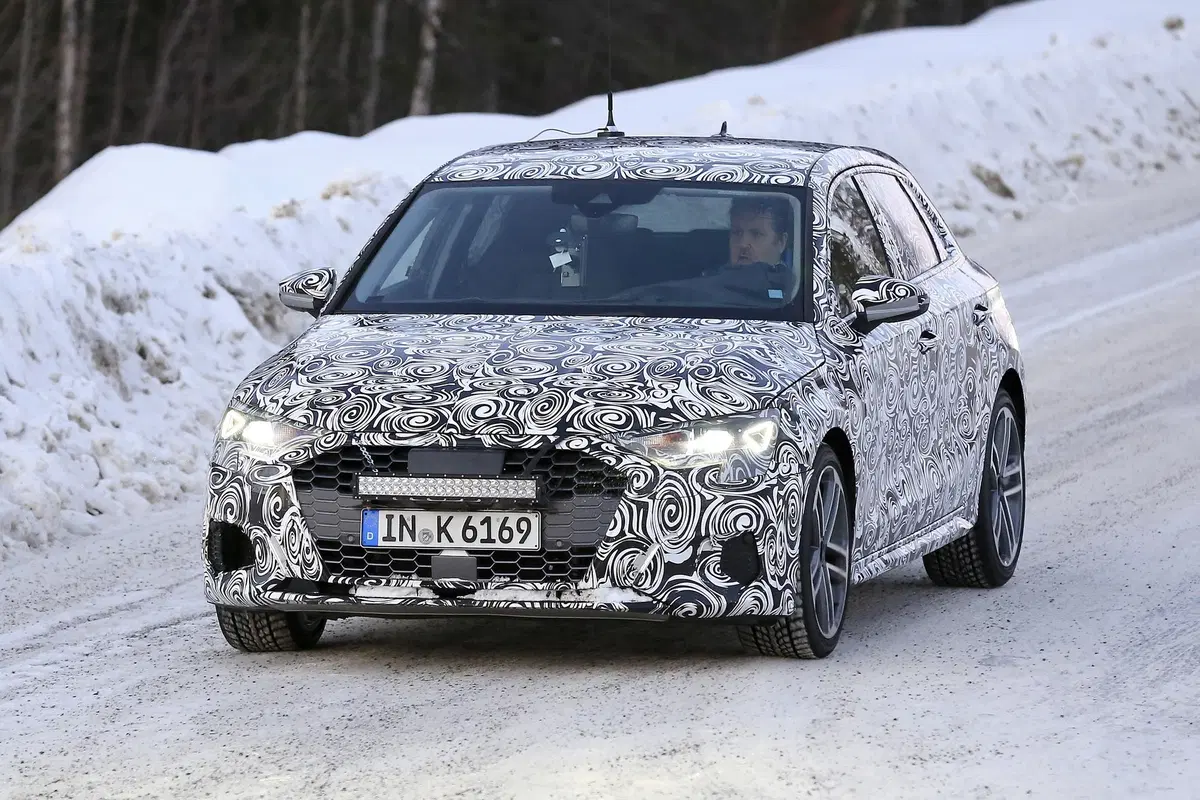 Audi A3 e S3: novità in arrivo [Foto spia] (8)