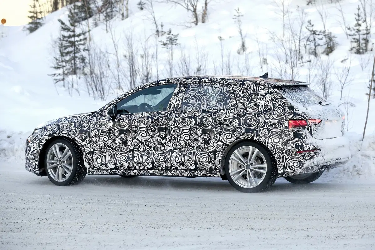 Audi A3 e S3: novità in arrivo [Foto spia] (16)