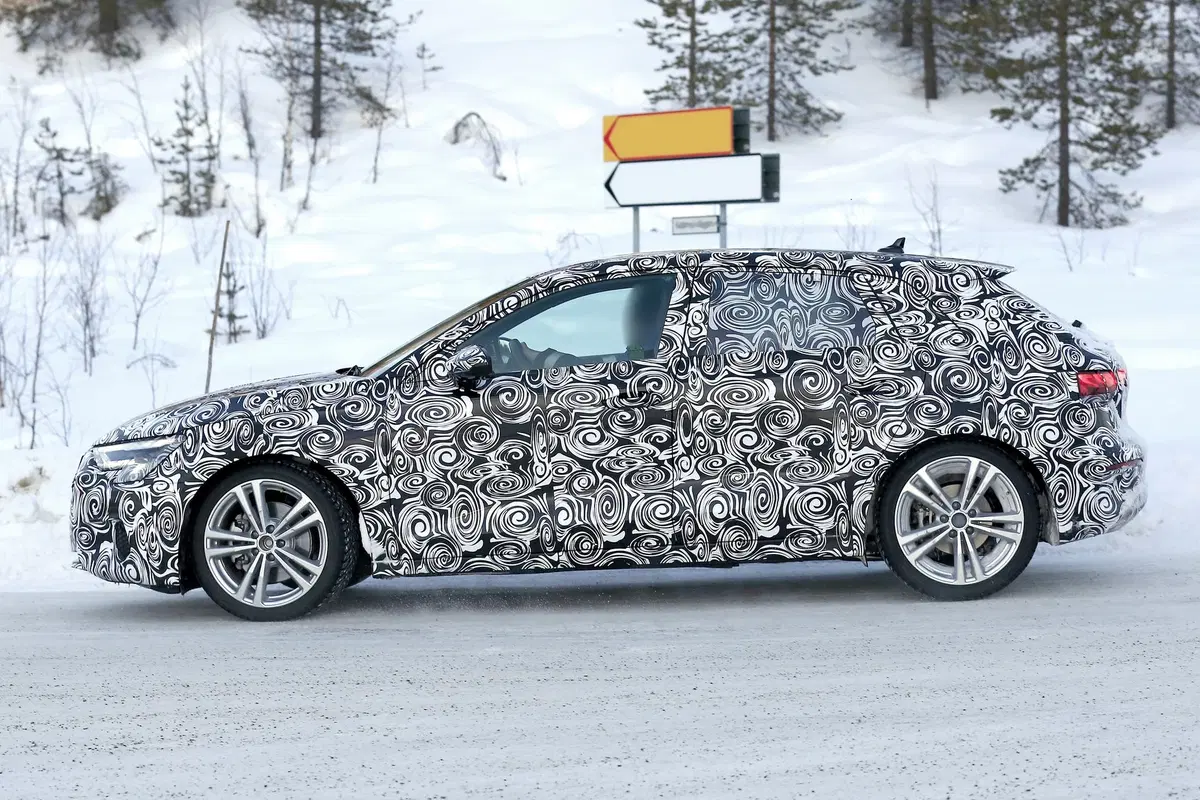 Audi A3 e S3: novità in arrivo [Foto spia] (3)