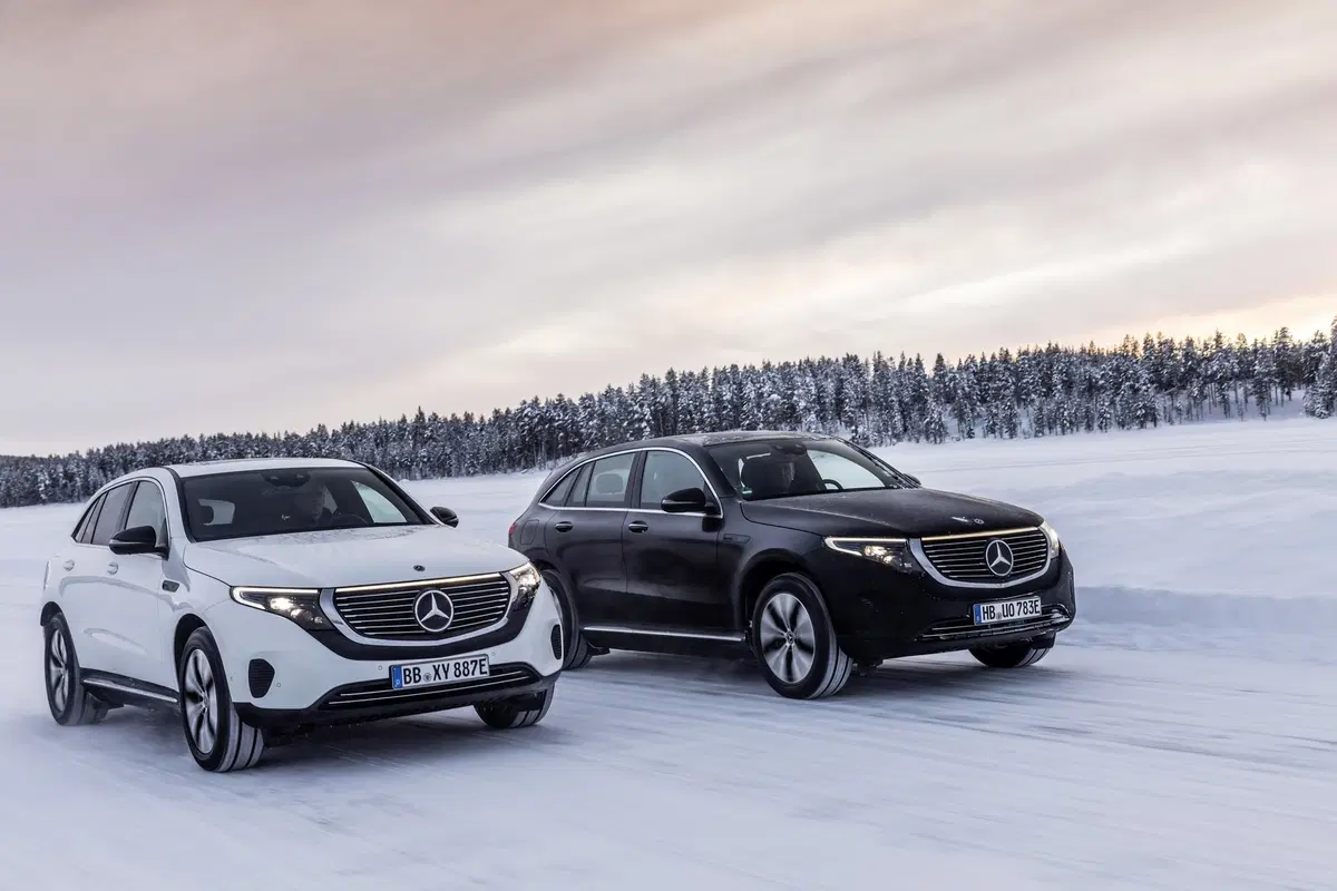 Mercedes EQC: test al freddo per il maxi SUV elettrico (2)