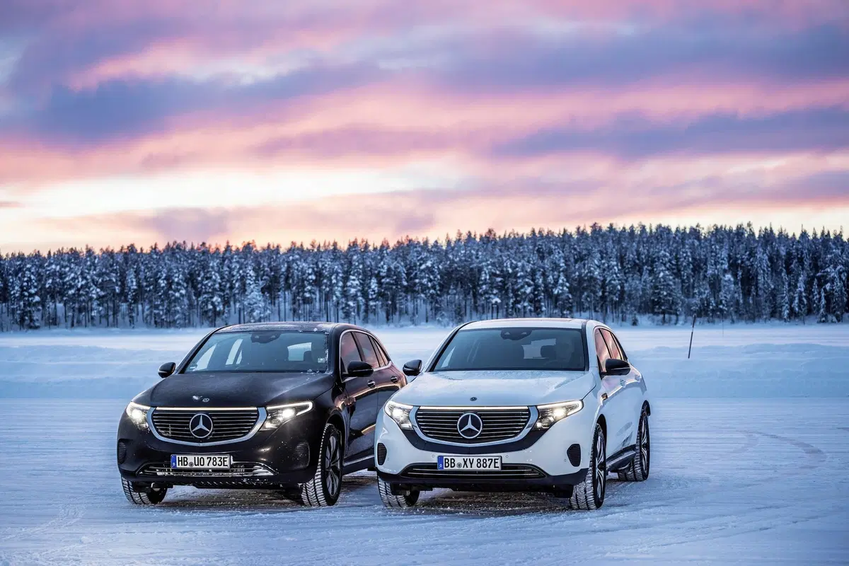 Mercedes EQC: test al freddo per il maxi SUV elettrico (15)