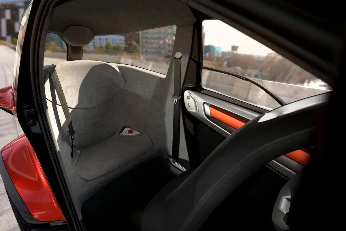 Primo veicolo Seat indipendente da VW: l’elettrico Minimó a due posti [video] (22)
