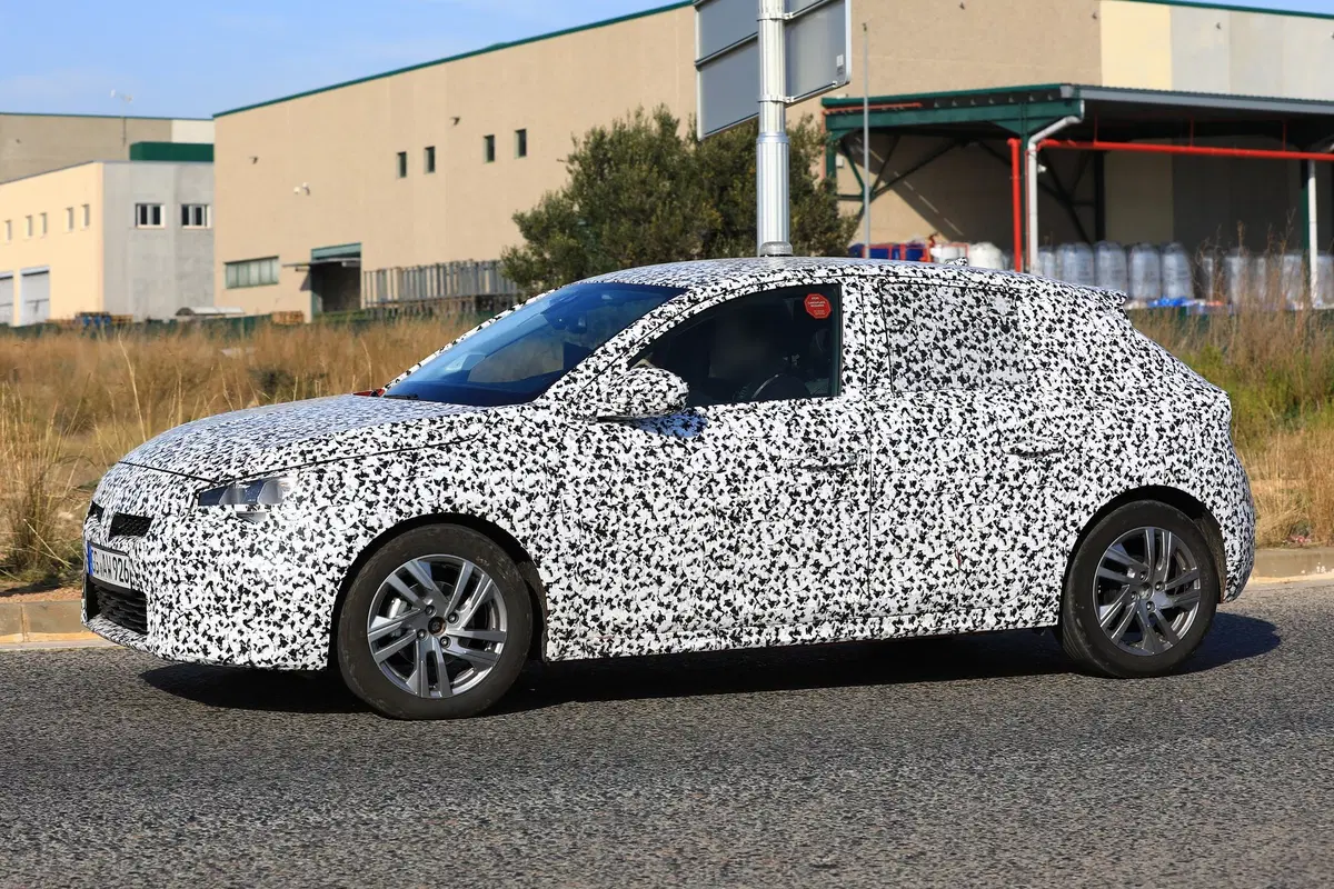 Opel Corsa: verso la nuova generazione, anche elettrica (7)