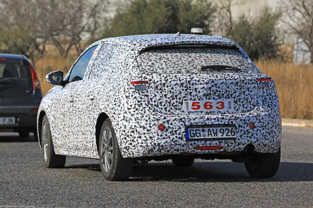 Opel Corsa: verso la nuova generazione, anche elettrica (2)