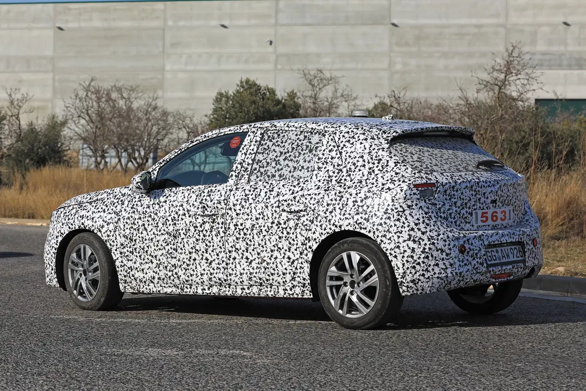 Opel Corsa: verso la nuova generazione, anche elettrica (4)