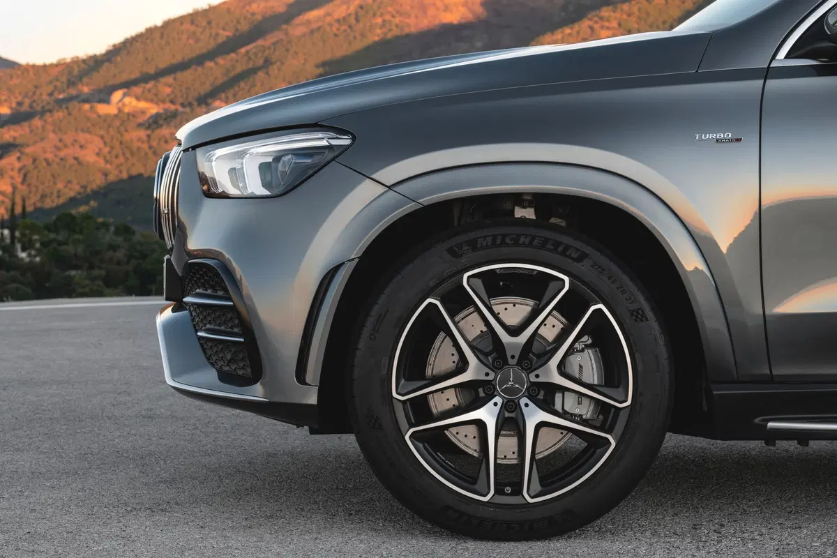 Mercedes-AMG, al Salone di Ginevra 2019 la GLE 53 4Matic+ (8)