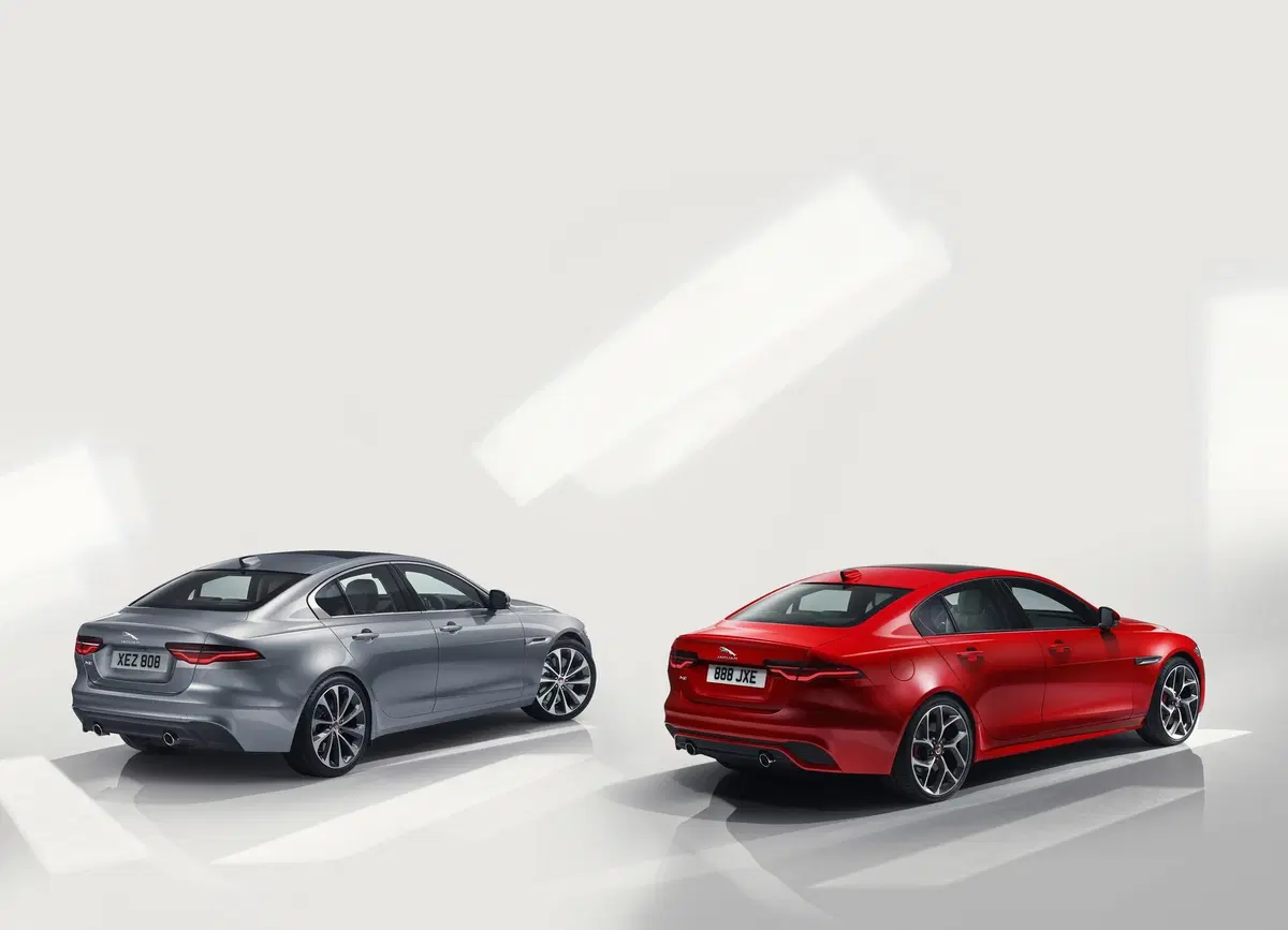 Nuova Jaguar XE: la berlina si rinnova da cima a fondo [Foto e video] (8)