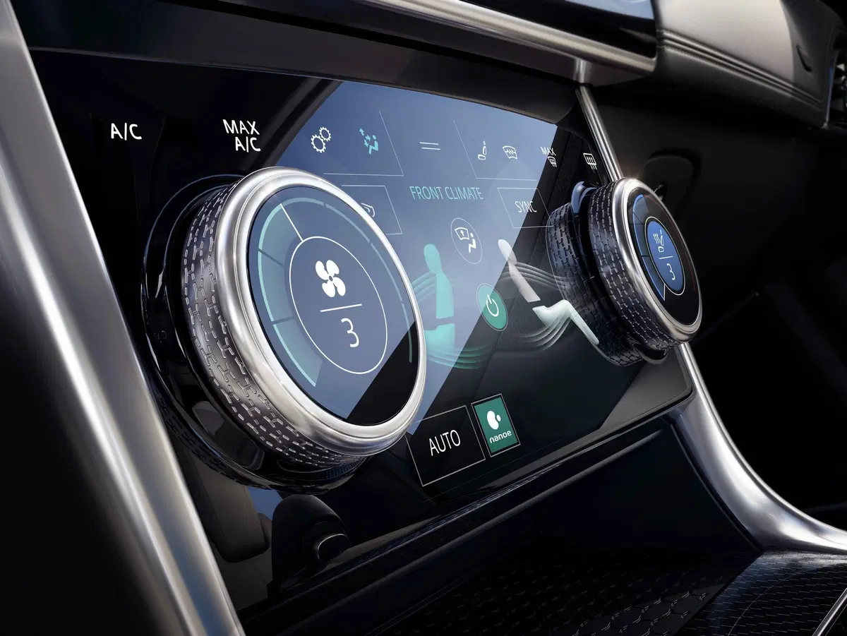 Nuova Jaguar XE: la berlina si rinnova da cima a fondo [Foto e video] (23)