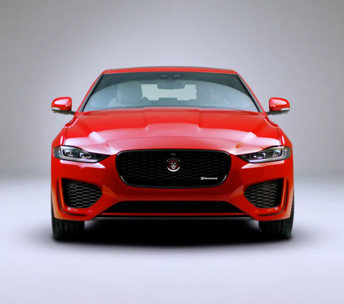 Nuova Jaguar XE: la berlina si rinnova da cima a fondo [Foto e video] (5)