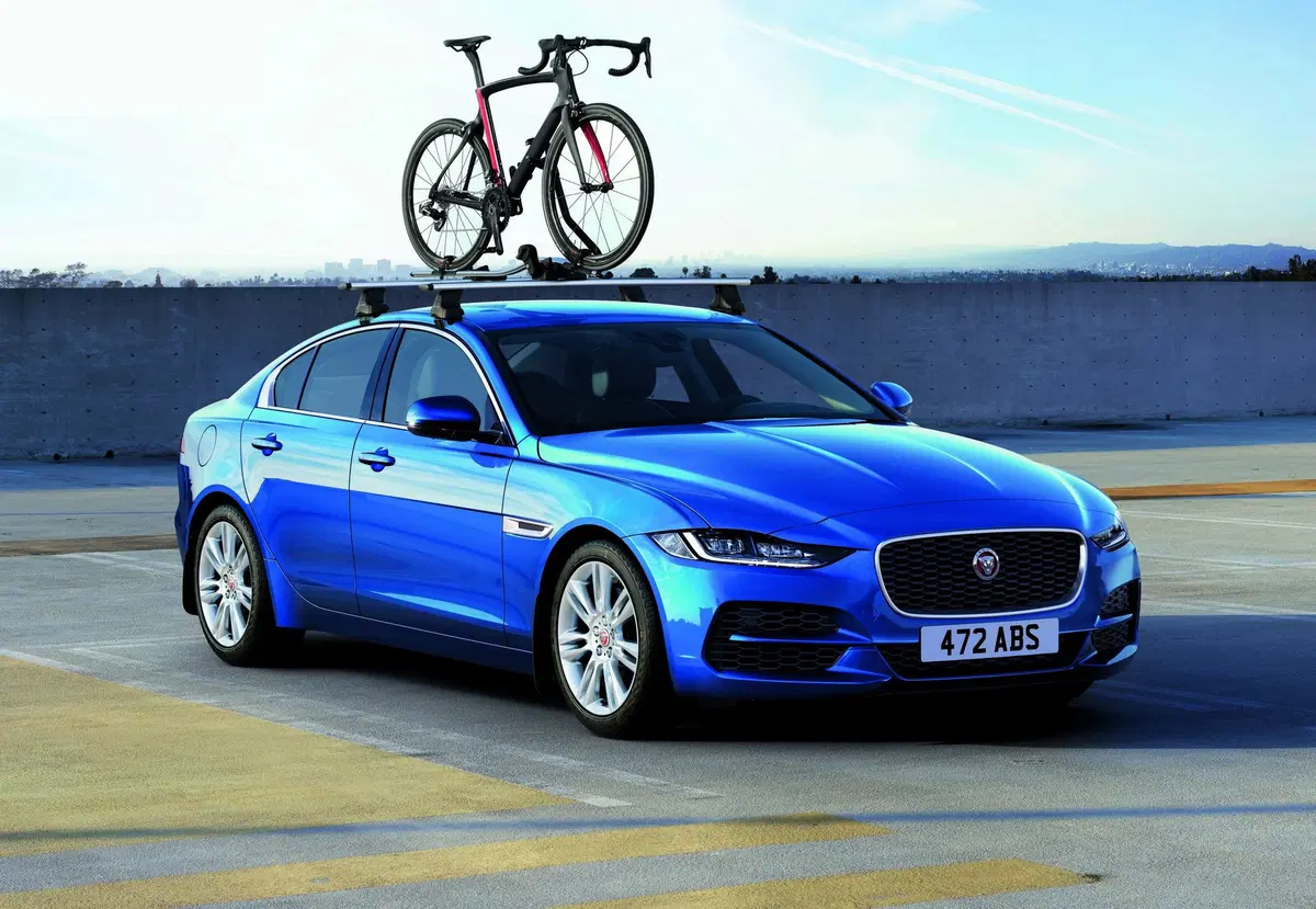 Nuova Jaguar XE: la berlina si rinnova da cima a fondo [Foto e video] (7)
