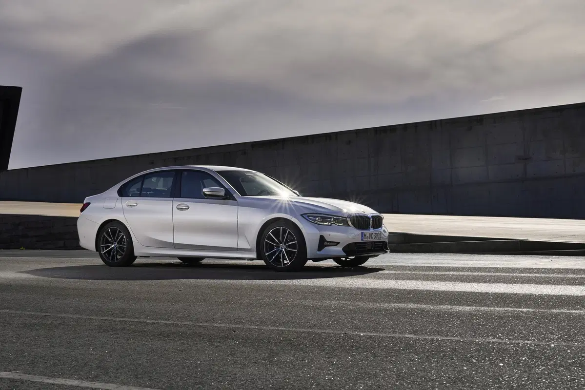 BMW Serie 3 2019 | La G20 è spaziosa e tecnologica [Video]