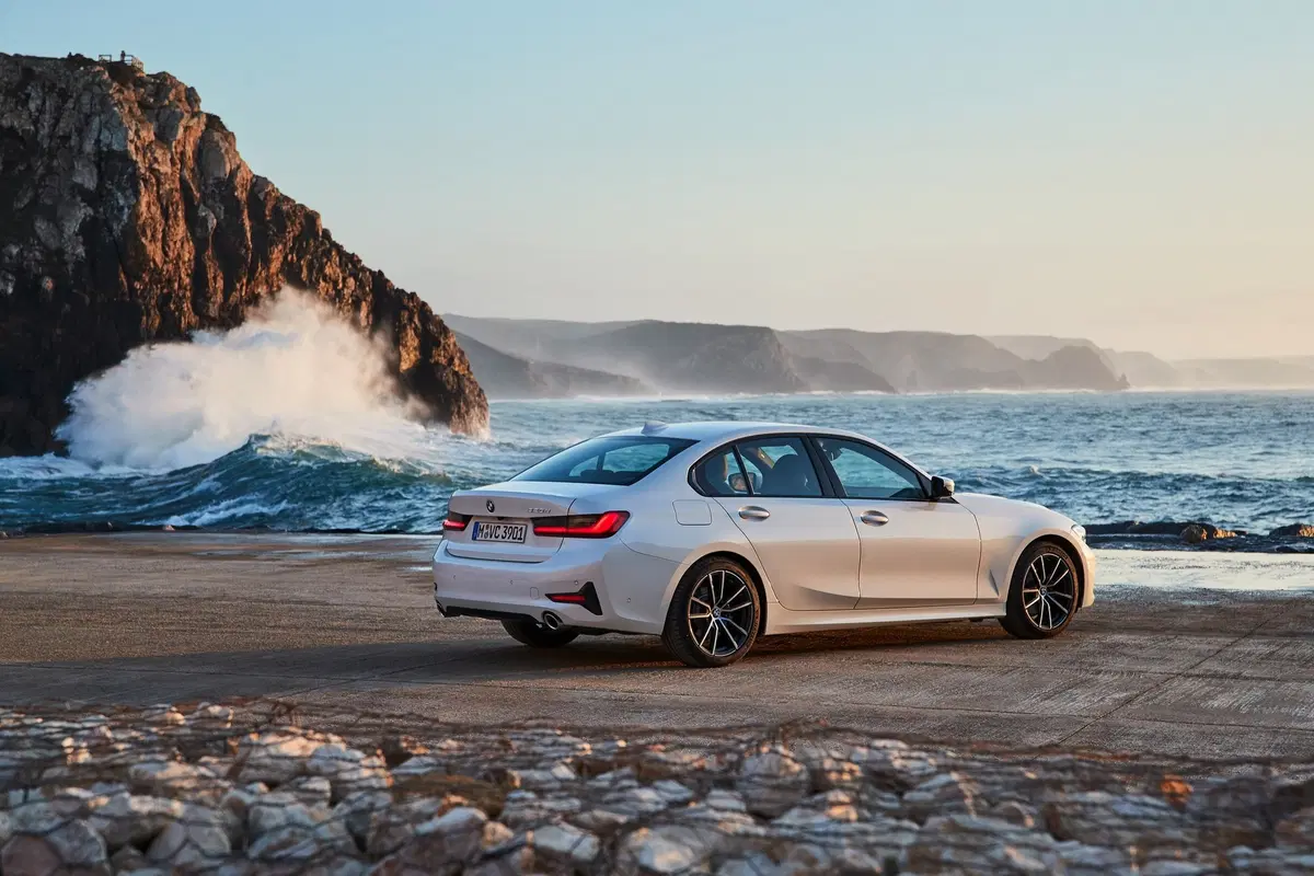 BMW Serie 3 2019 | La G20 è spaziosa e tecnologica [Video] (10)