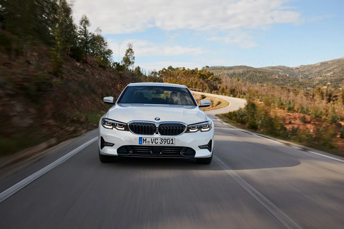 BMW Serie 3 2019 | La G20 è spaziosa e tecnologica [Video] (13)