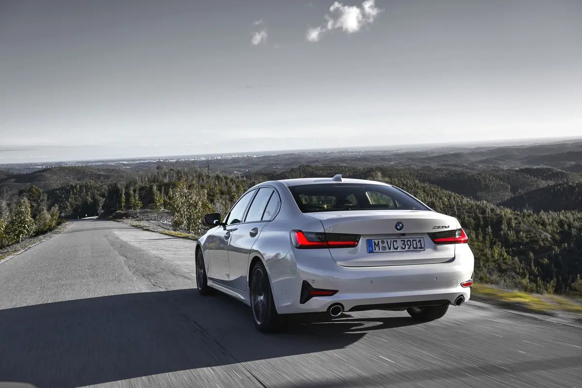 BMW Serie 3 2019 | La G20 è spaziosa e tecnologica [Video] (5)
