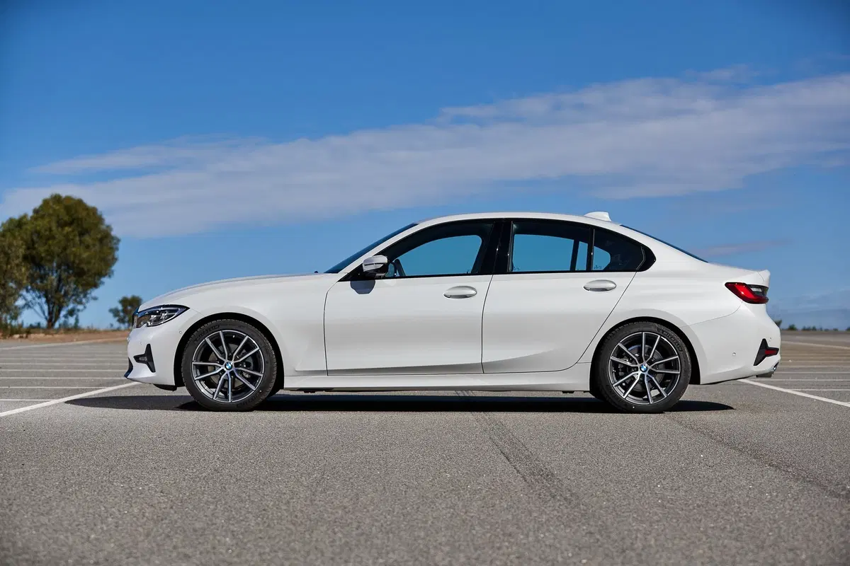 BMW Serie 3 2019 | La G20 è spaziosa e tecnologica [Video] (6)