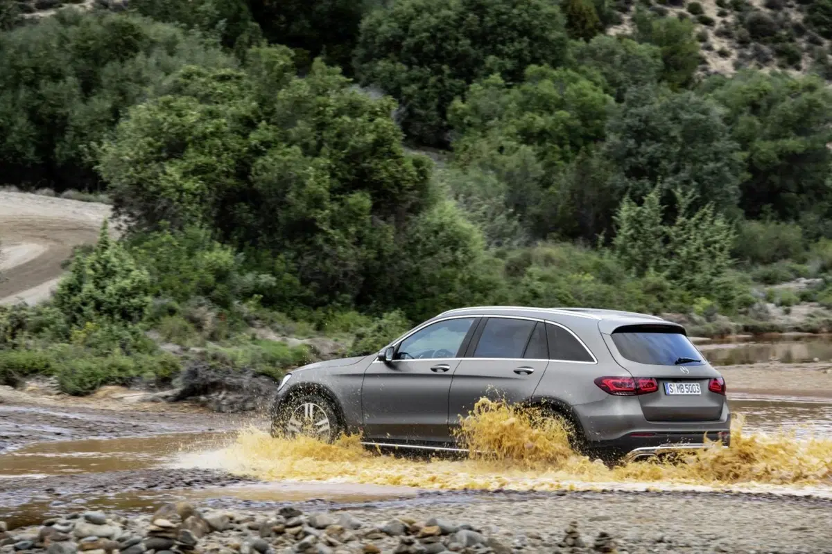 Mercedes GLC, il restyling al Salone di Ginevra 2019 (9)