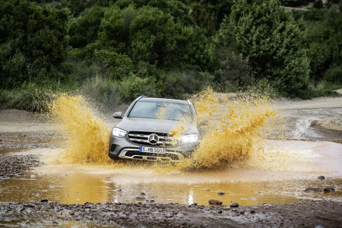 Mercedes GLC, il restyling al Salone di Ginevra 2019 (10)