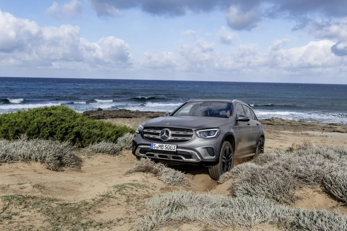 Mercedes GLC, il restyling al Salone di Ginevra 2019 (15)