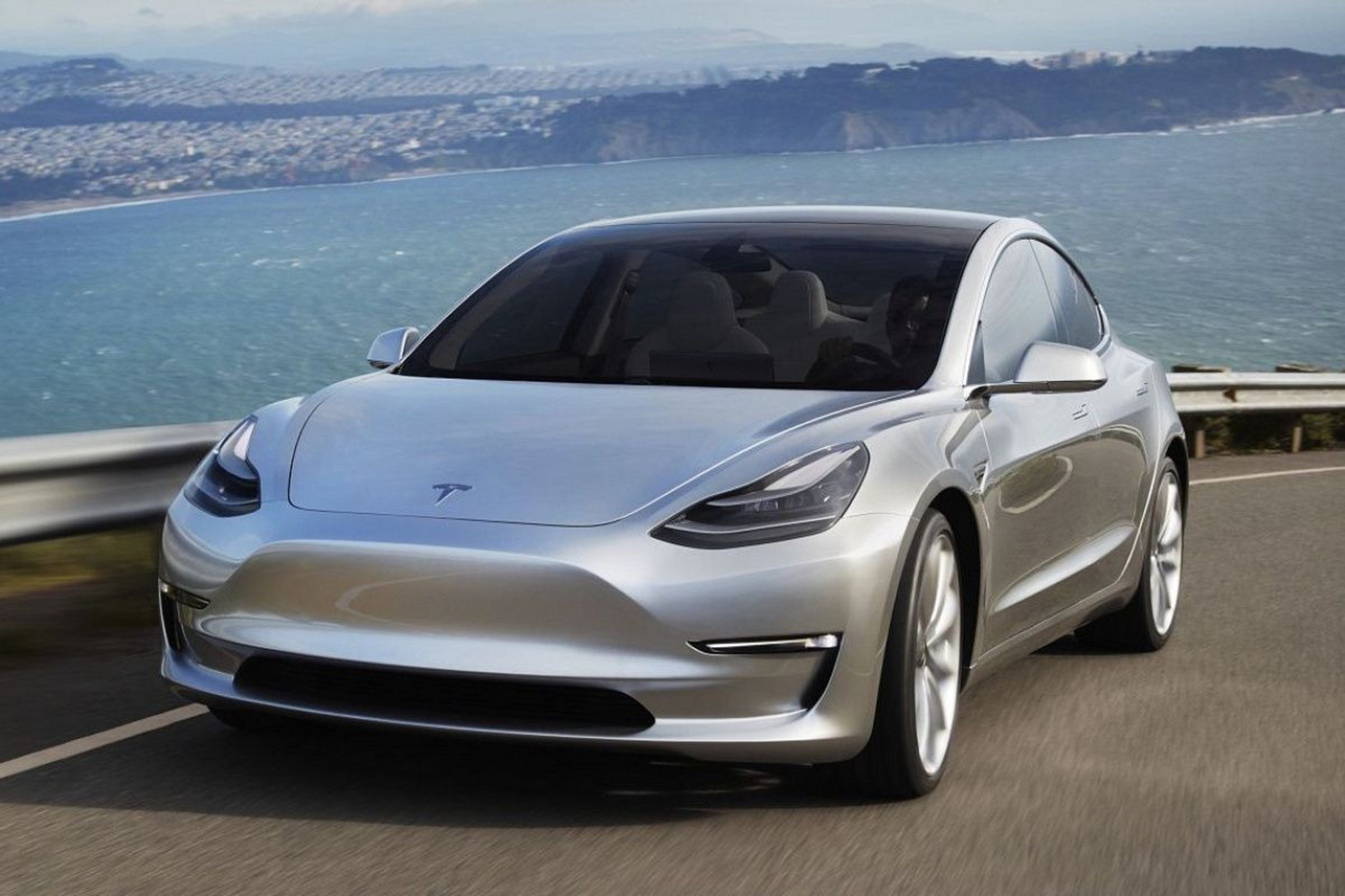 Elon Promette, Tesla mantiene e i clienti corrono: ecco la Model 3 da 30.000 euro