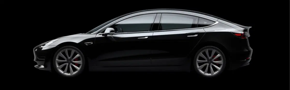 Elon Promette, Tesla mantiene e i clienti corrono: ecco la Model 3 da 30.000 euro (3)