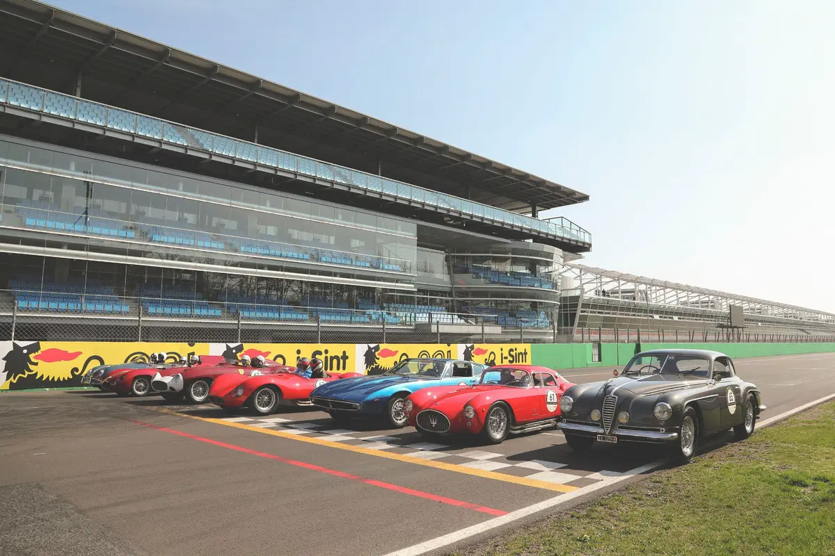 Coppa Milano Sanremo: 70 auto classiche e 5 Moto Guzzi di Moto.it pronte!  (3)