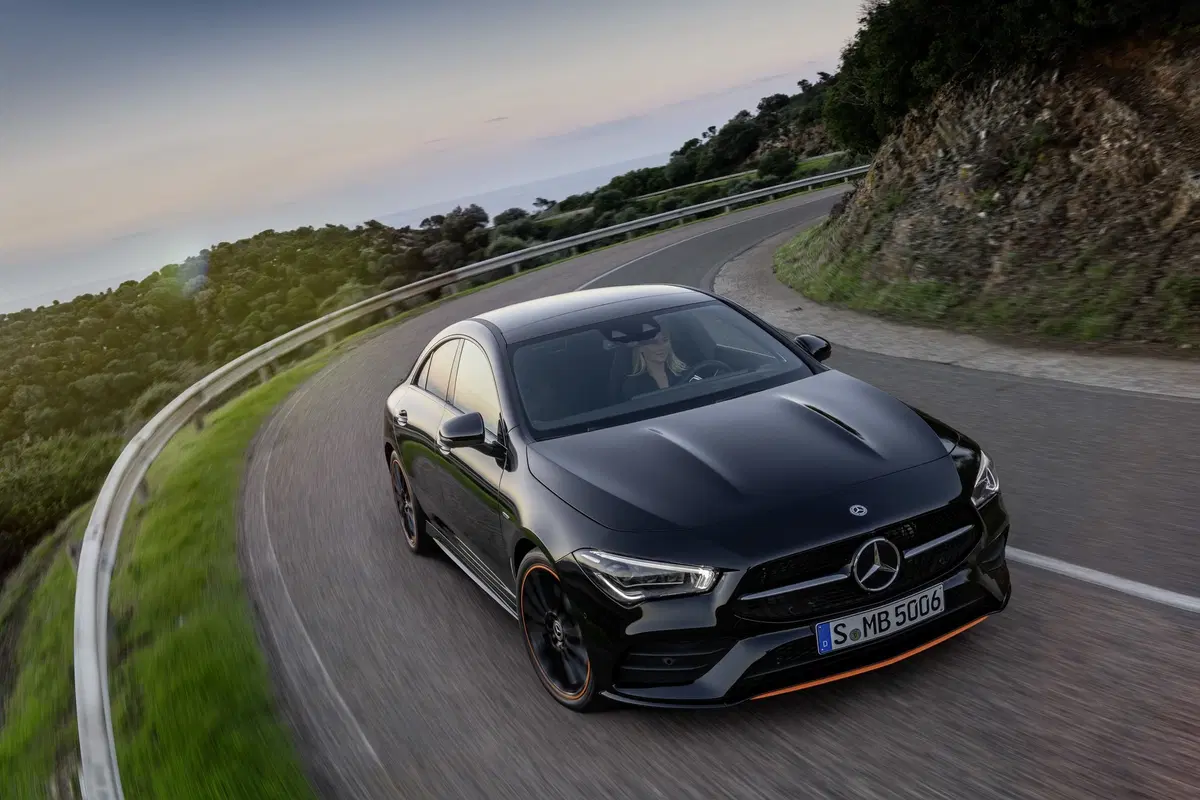 Mercedes CLA 2019: prezzi da 34.000 euro, arriva a maggio [Video]