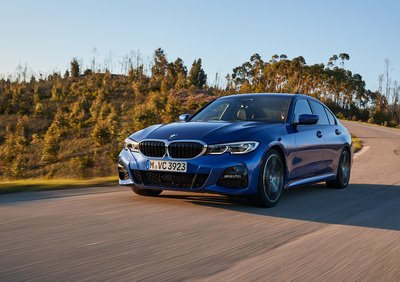 BMW Serie 3 2019 | La G20 è spaziosa e tecnologica [Video]