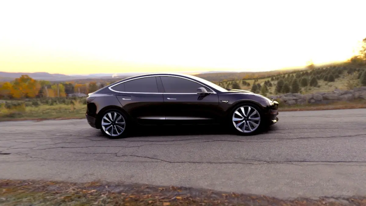 Tesla Model 3: la baby-elettrica per “tutti” (7)