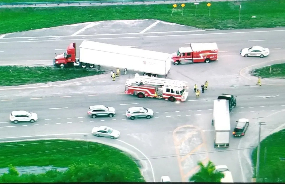 Incidente mortale fra Camion rimorchio e Tesla, Auto scoperchiata: in Florida la commissione sicurezza indaga [foto gallery] (7)