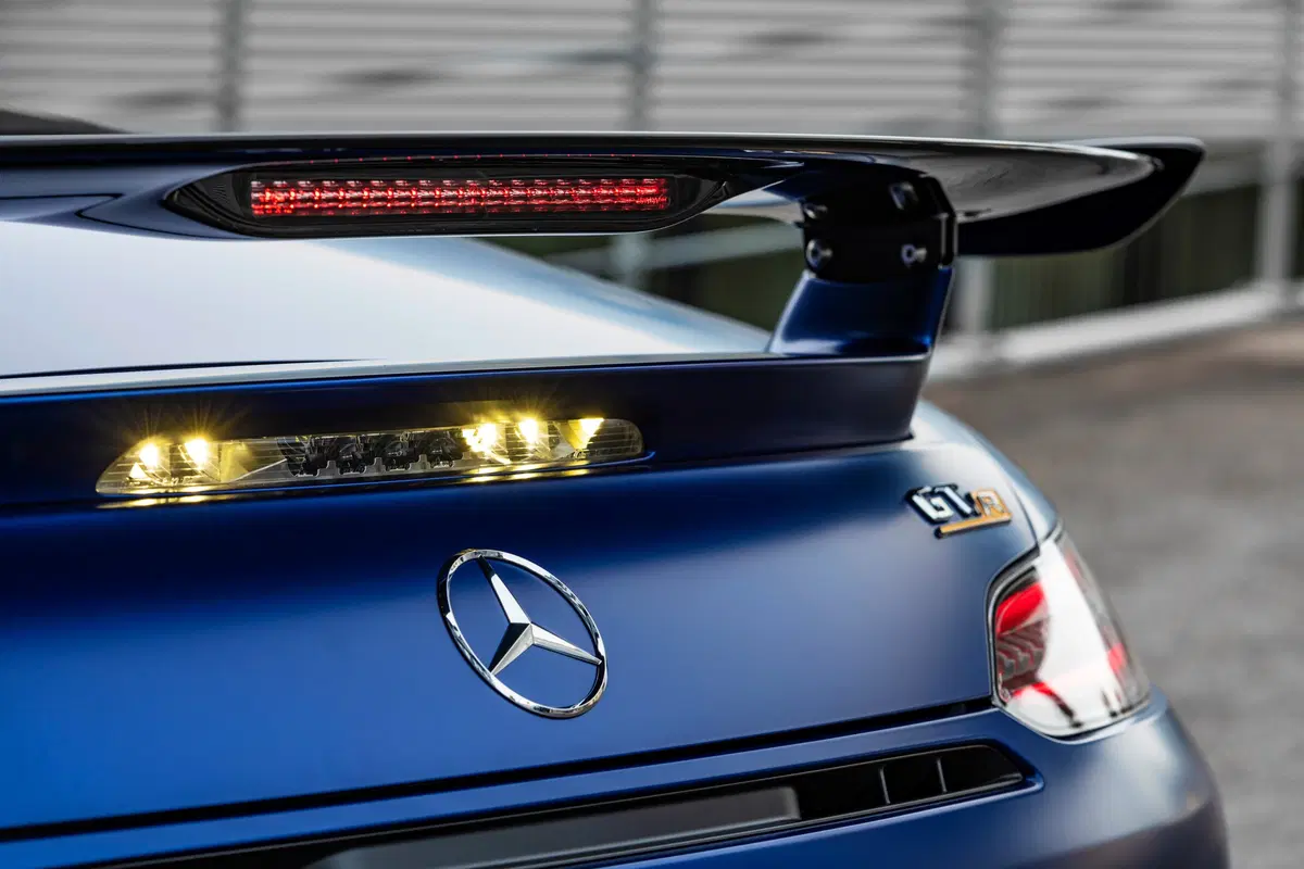 Mercedes AMG GT R Roadster, debutto al Salone di Ginevra 2019 (9)