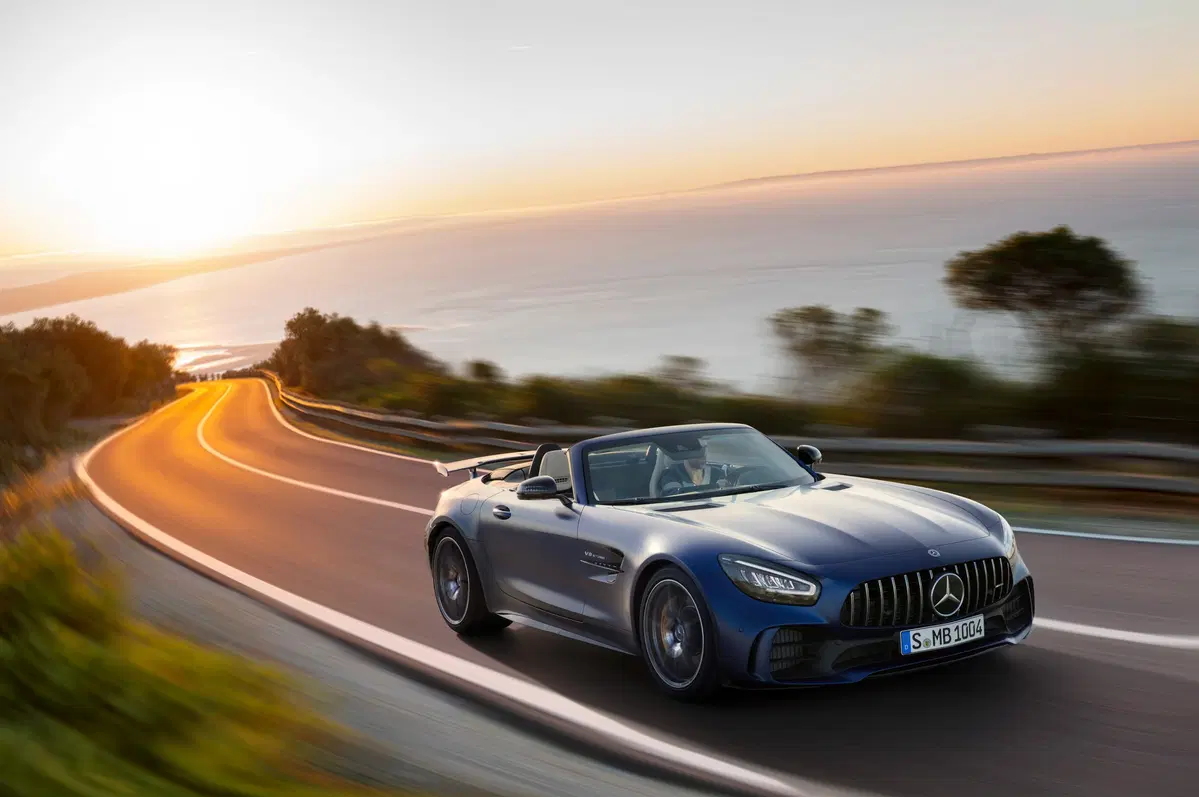 Mercedes AMG GT R Roadster, debutto al Salone di Ginevra 2019 (2)