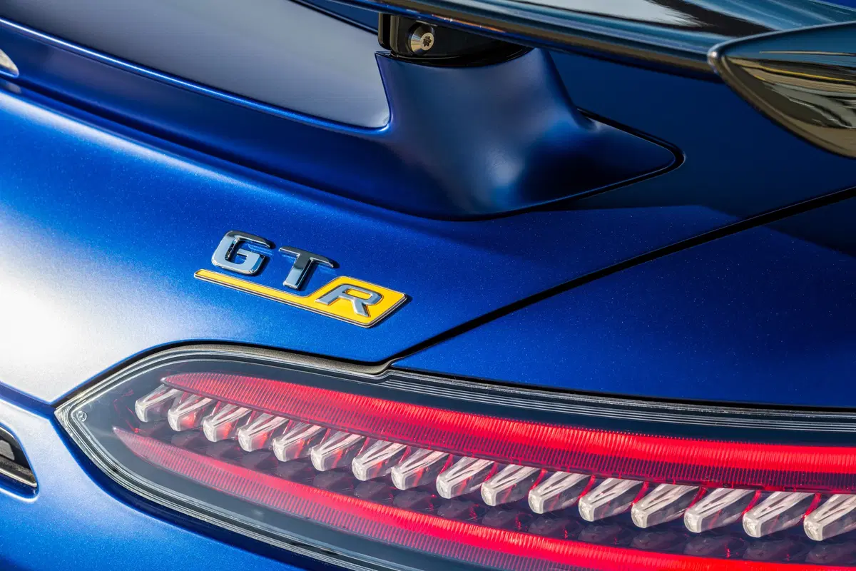 Mercedes AMG GT R Roadster, debutto al Salone di Ginevra 2019 (15)